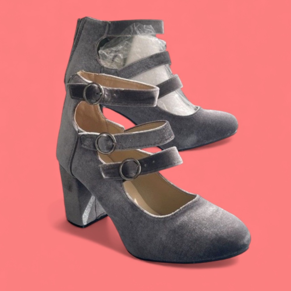 Yoki Gray Ankle Boots with Straps